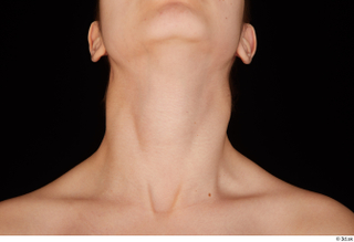 Lady Dee neck 0001.jpg